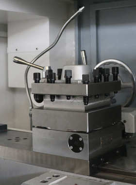 大连一机6150数控车床 金属零件重切削档内无极变速卧式数控车床