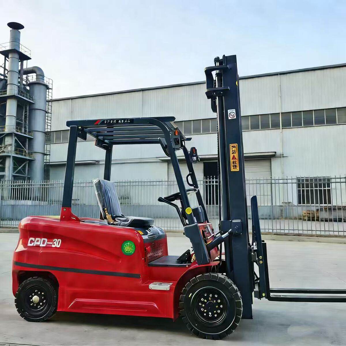 5月10日聊城全新3吨电动叉车2节门升高3米配锂电池质保3年可上牌网络拍卖公告