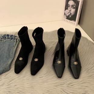 香港小香风黑色瘦瘦踝靴尖头鞋子女2025新款秋季配裙子短靴马丁靴
