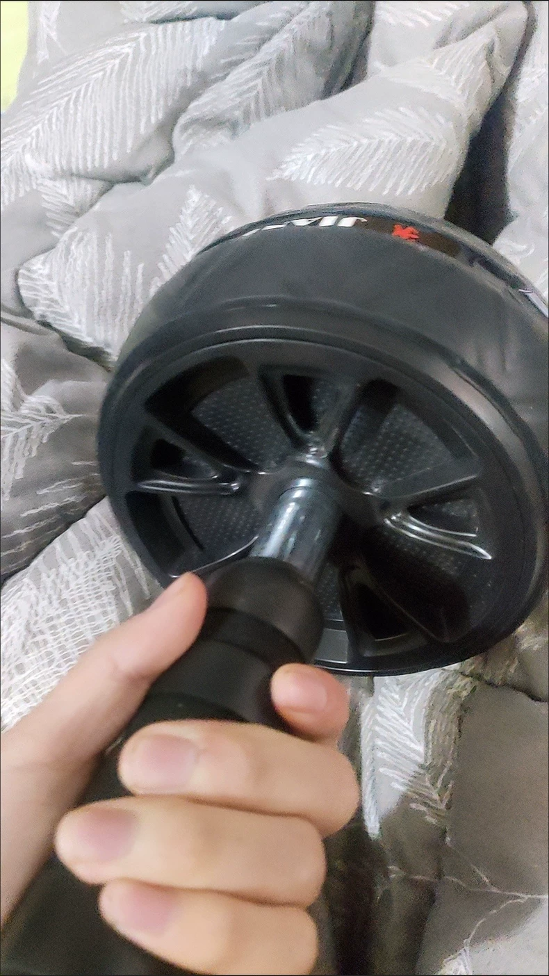 健身装备买多了的健腹轮 全新未拆 还送跪垫