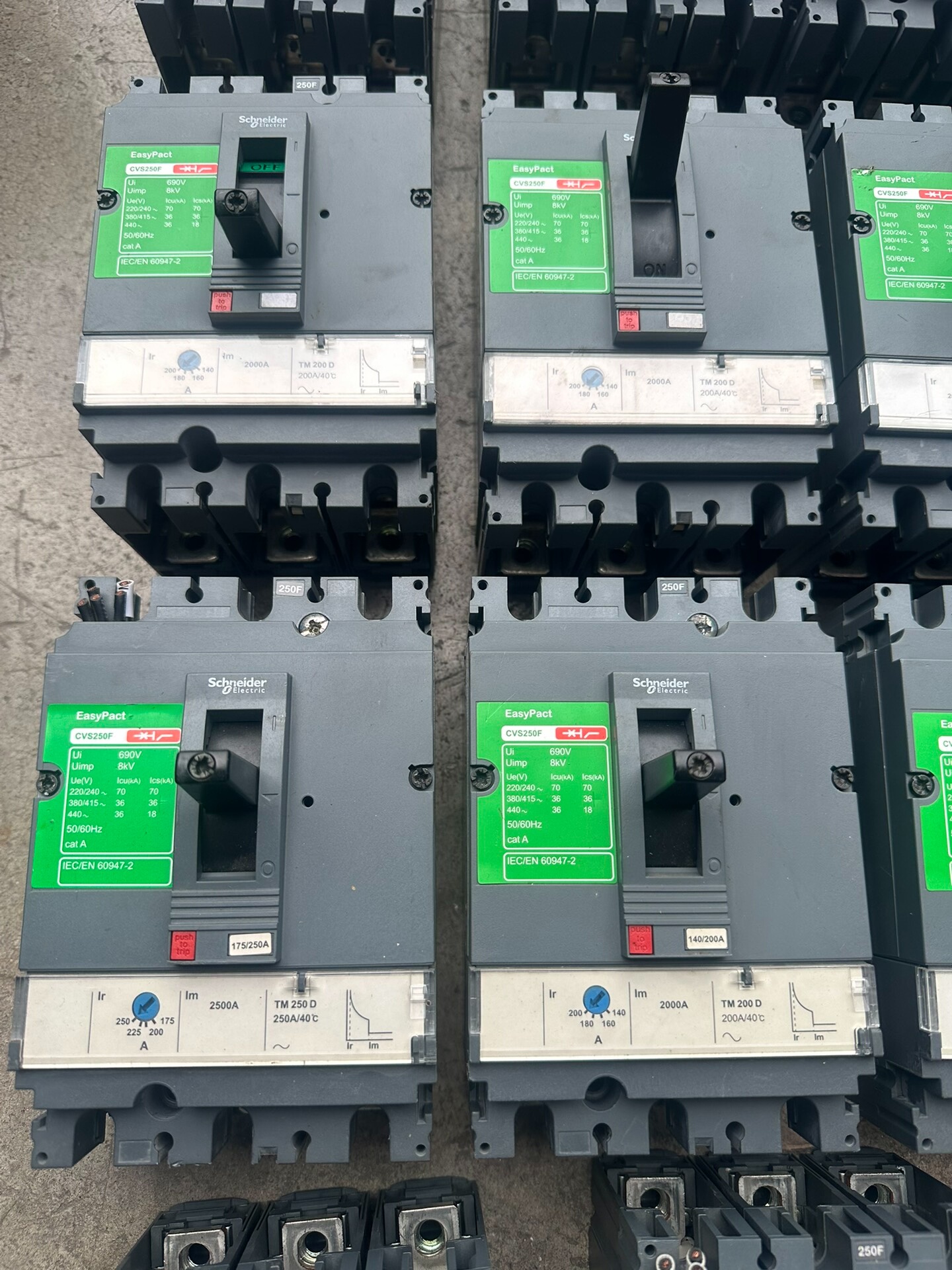 施耐德CVS250F断路器