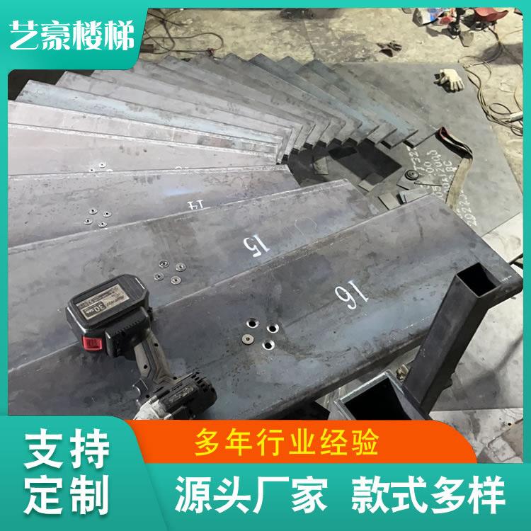 旋转楼梯通道地下室复式室内室外简约别墅扶手轻奢