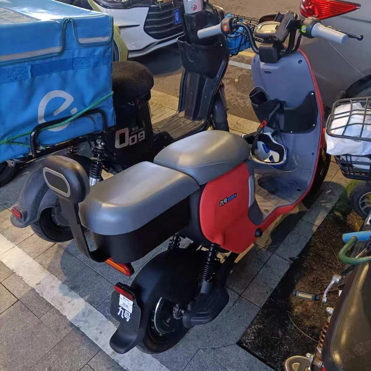 适用九号电动车A35+/A80+/A90/A30C/B80坐垫尾箱载人一体后座尾箱