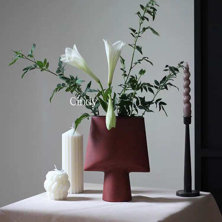 批发侘寂风陶瓷花瓶 北欧风花器 INS个性高品质装饰品摆件