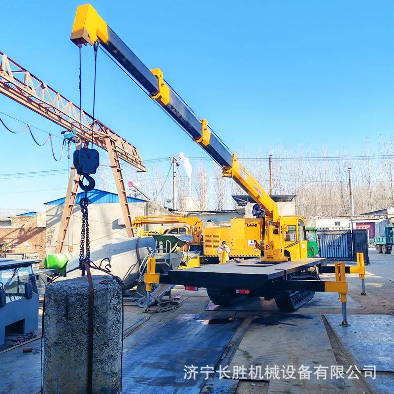 工地运板材履带随车吊履带式运输吊机60°旋转自备吊车