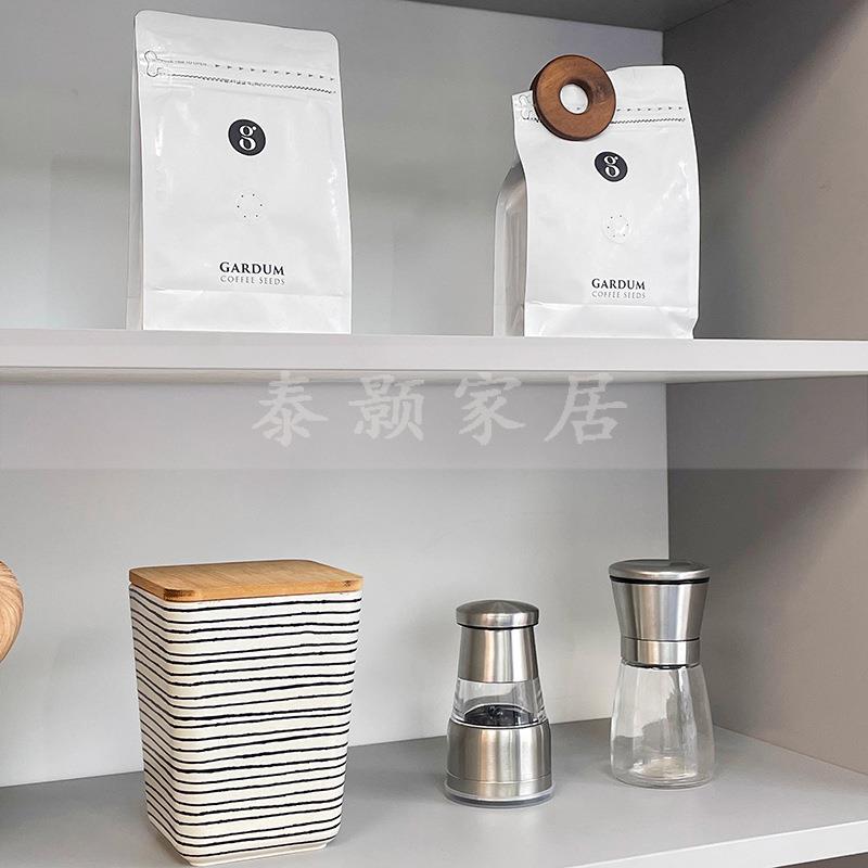 现代样板间厨房橱柜软装摆件家居饰品储物罐托盘咖啡杯套装