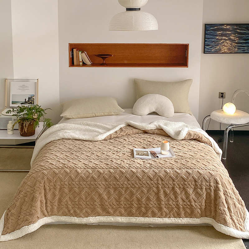 毛毯塔加厚盖芙礼品双面家用纯色被羊毛绒奶油色ins绒保暖毯子