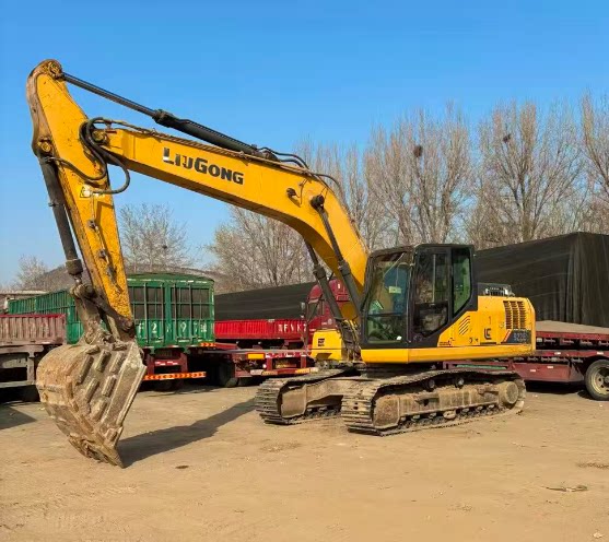 4月13日保定21年工程机械柳工920E挖掘机一辆网络拍卖公告