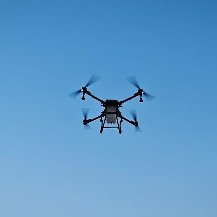 成德 大型运输农用工业农业吊装送货货运植保 农田喷药工具