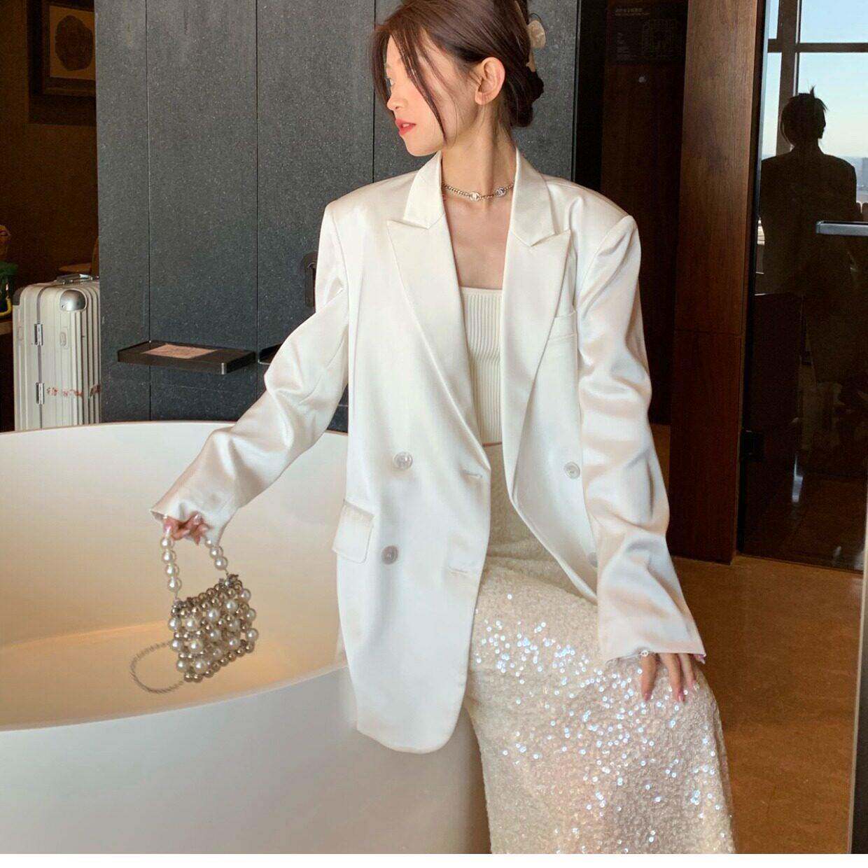 韩版白色西服女春夏季新款仿醋酸缎面光泽气质垫肩阔版小西装外套