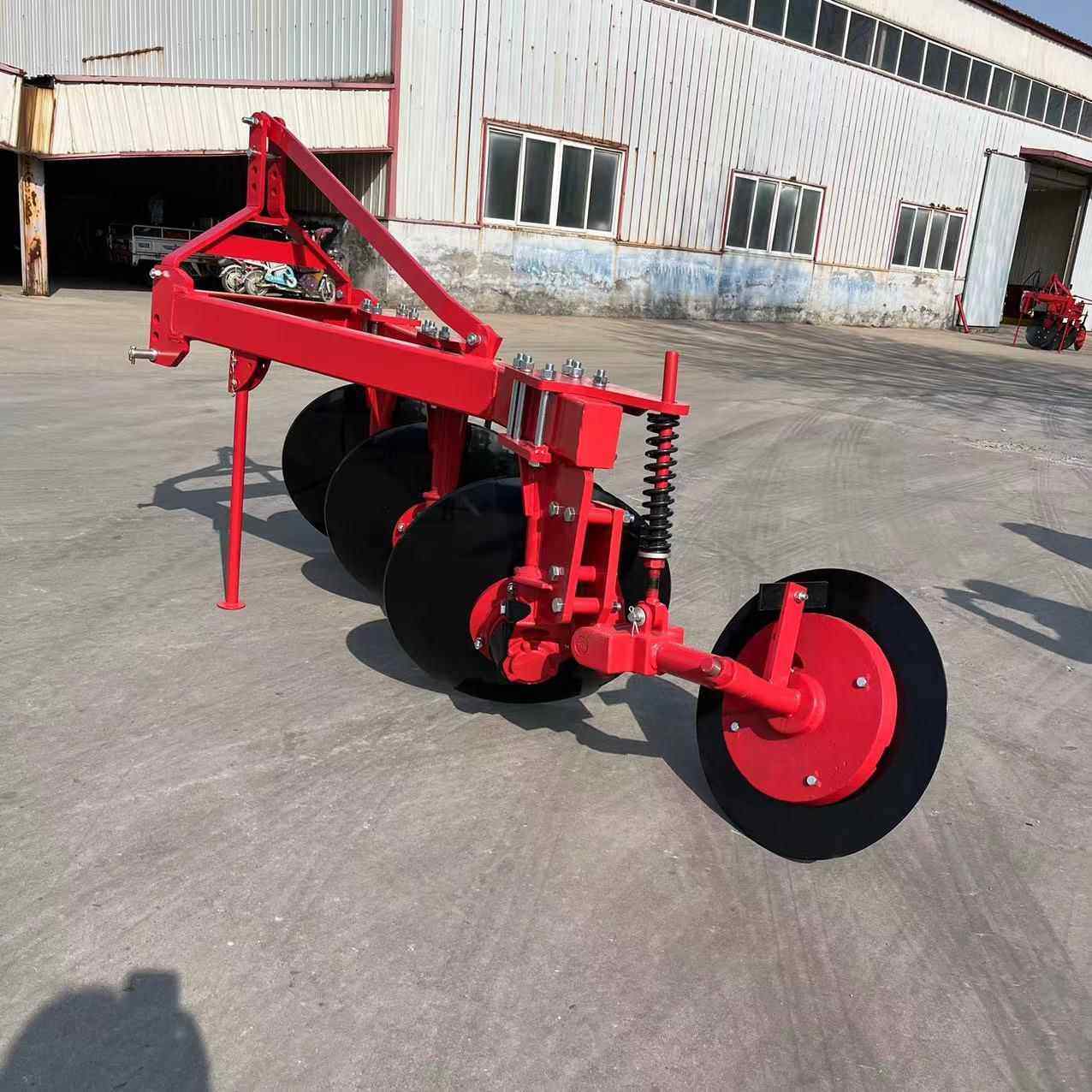 土壤耕整机械425圆盘犁四轮拖拉机后面悬挂圆盘犁农业用具圆盘犁