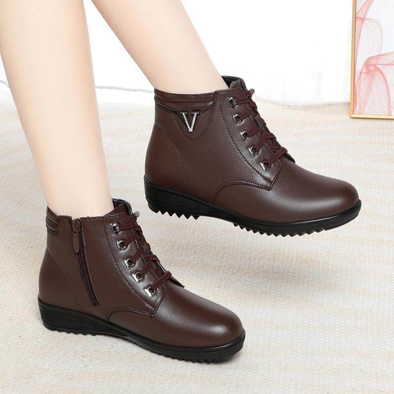 高档妈妈棉鞋真皮平跟底中年人羊毛软皮鞋202秋冬防滑坡跟大码3老