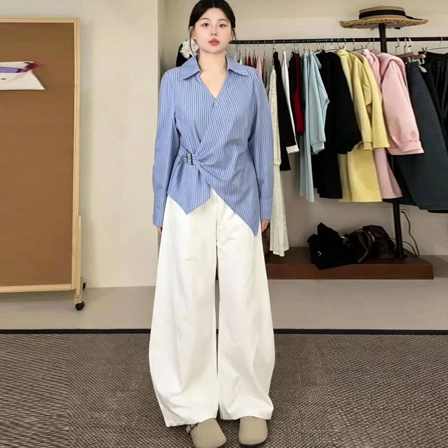 极速大码蓝色条纹V领系带收腰衬衫女秋季胖mm长袖气质通勤风百搭