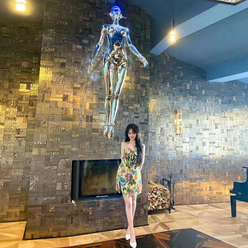 空山基摆件未来机械姬女雕塑艺模人物大92型落地灯酒术吧KT神V装