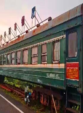 源工厂作景区公园风景制摆头造型营业版火车餐厅大型件qhp0217-铁