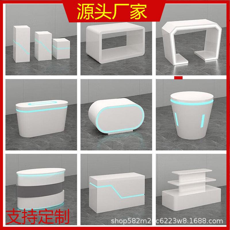 840技展馆异形发展示台烤漆展示柜陈科列柜会服装展厅地台中岛光
