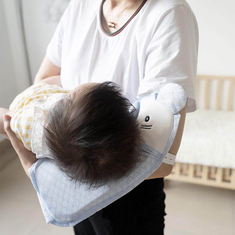 喂奶抱娃手臂枕新生儿云片枕凝胶枕竹纤维透气枕套四季夏卡通设计