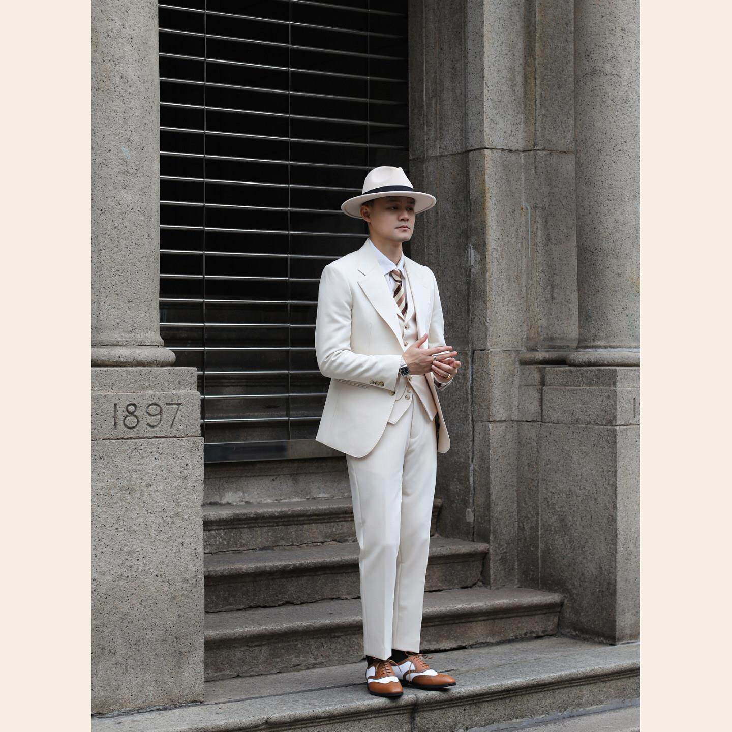 意式覆古浪漫儒雅新郎结婚婚纱照西服 优雅杏色修身西装三件套装