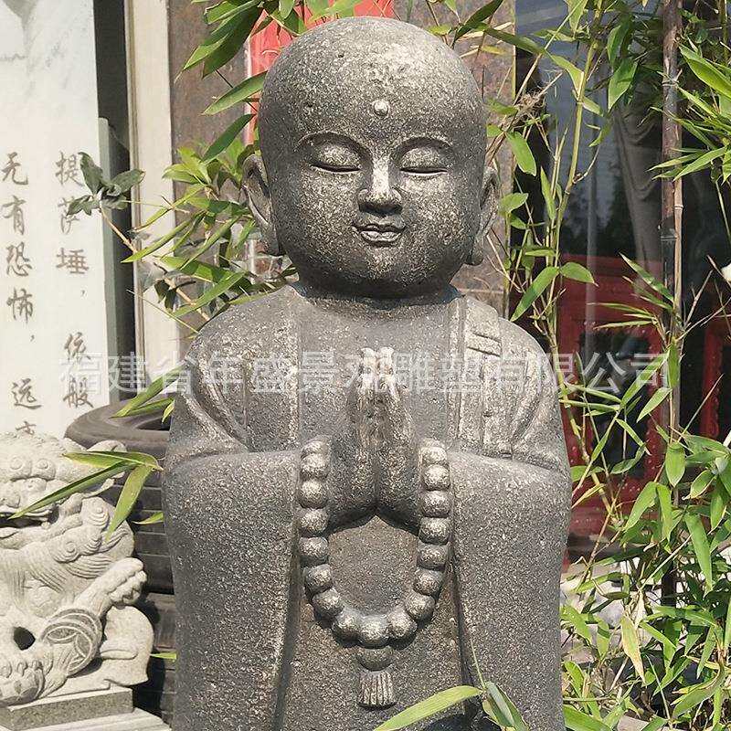 青石仿古小沙弥 古建园林庭院禅意雕塑石头小和尚 福建石雕公司