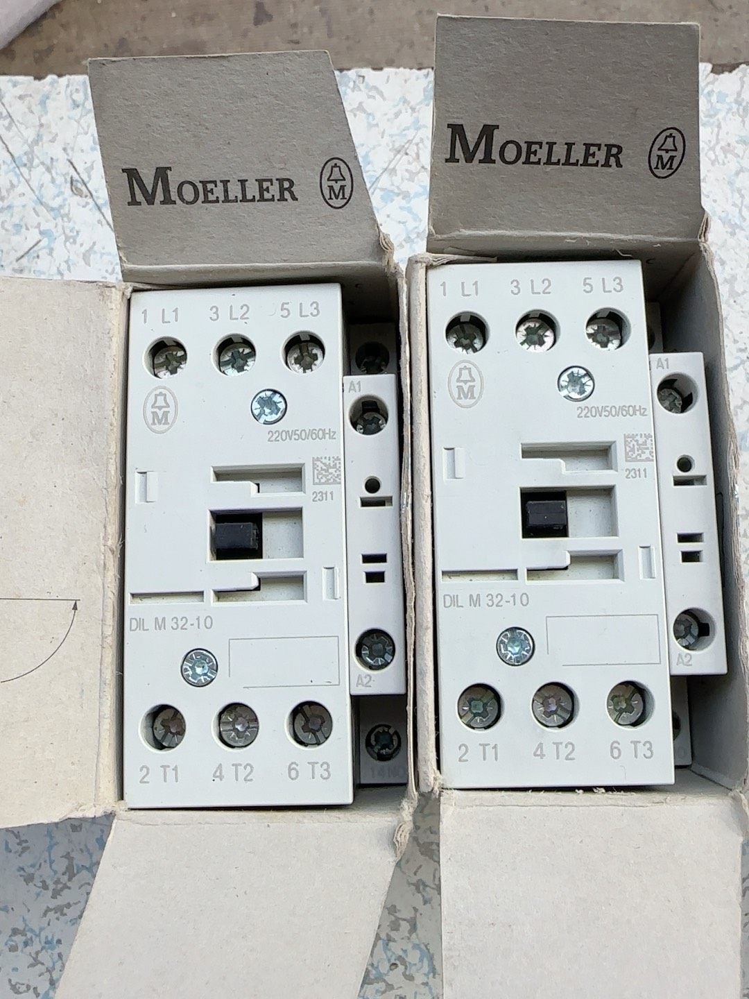 伊顿穆勒接触触 DIL M32-10 线圈220V