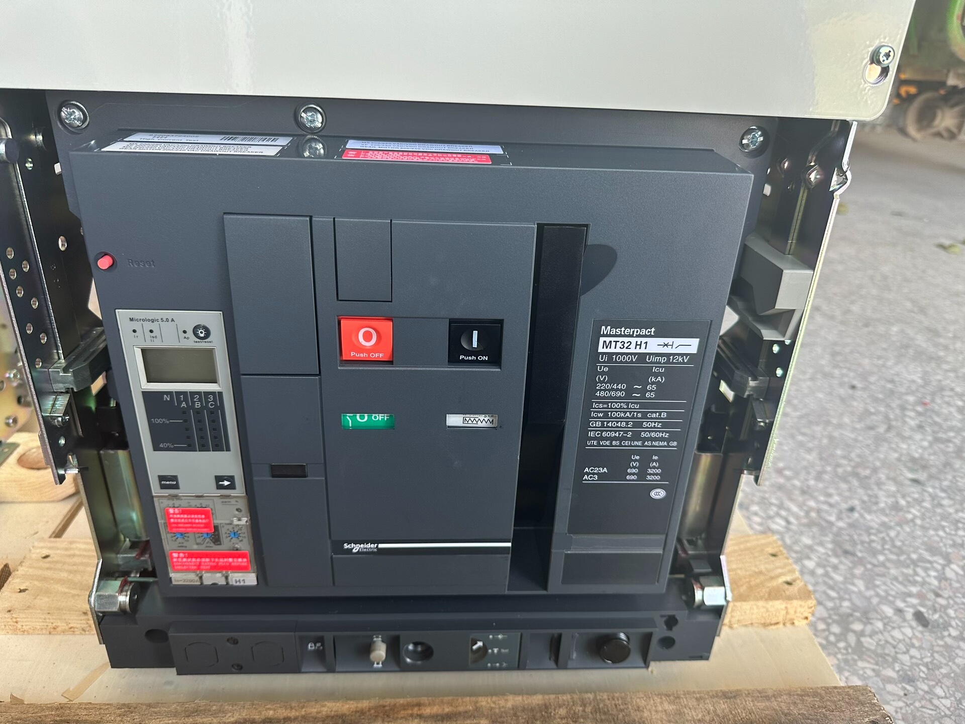 施耐德MT框架98新拆机欢迎询价