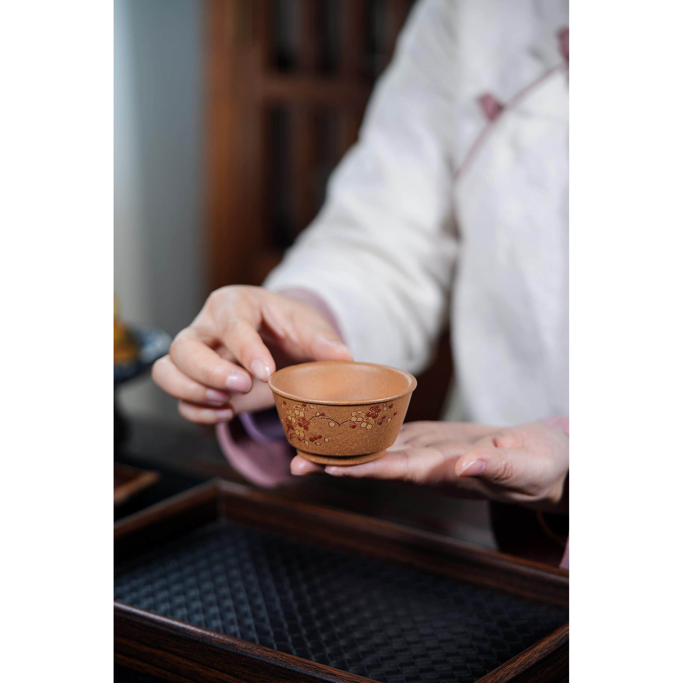 宜兴紫砂茶杯黄降坡泥纯手工刻绘悠然品茗杯新款茶具女士单杯礼盒