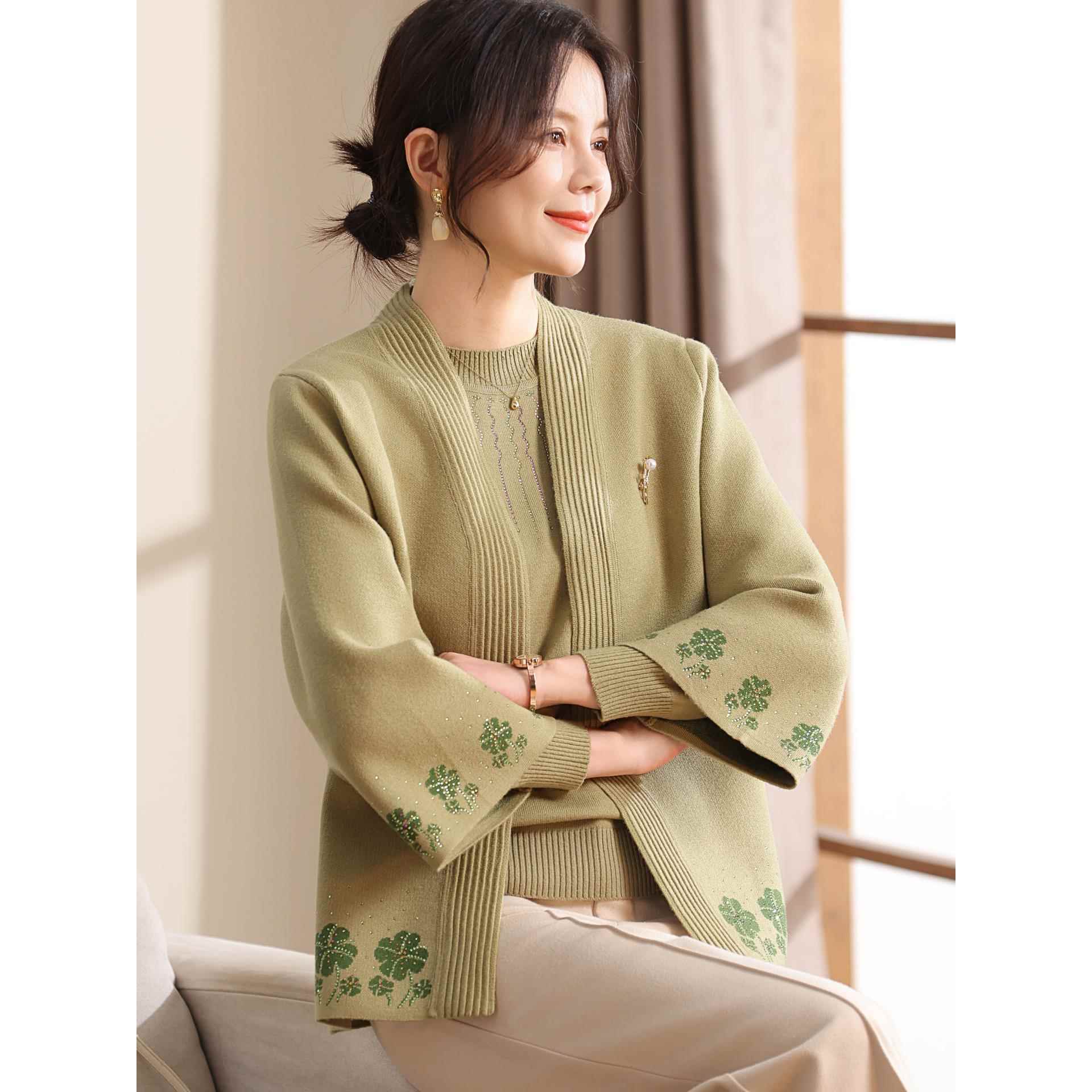 喜卉妈妈秋装针织衫套装外套今年流行的中老年女装宽松上衣两件套
