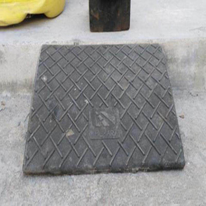 橡胶路沿坡斜坡垫汽车台阶台阶垫三角垫止退器路沿坡道路减速