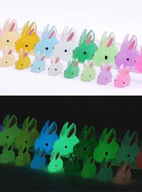 迷你夜光小兔子玩偶摆件 新款车载玉兔汽车中控台创意桌面装饰品