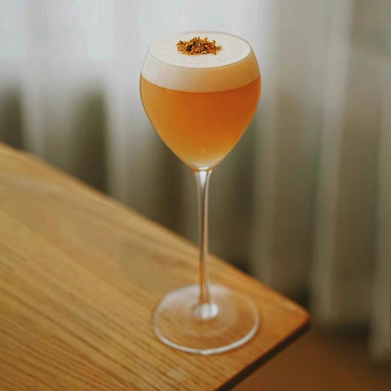 简约水滴形鸡尾酒杯新中式闻香冷萃茶杯玻璃杯子高脚杯咖啡杯子