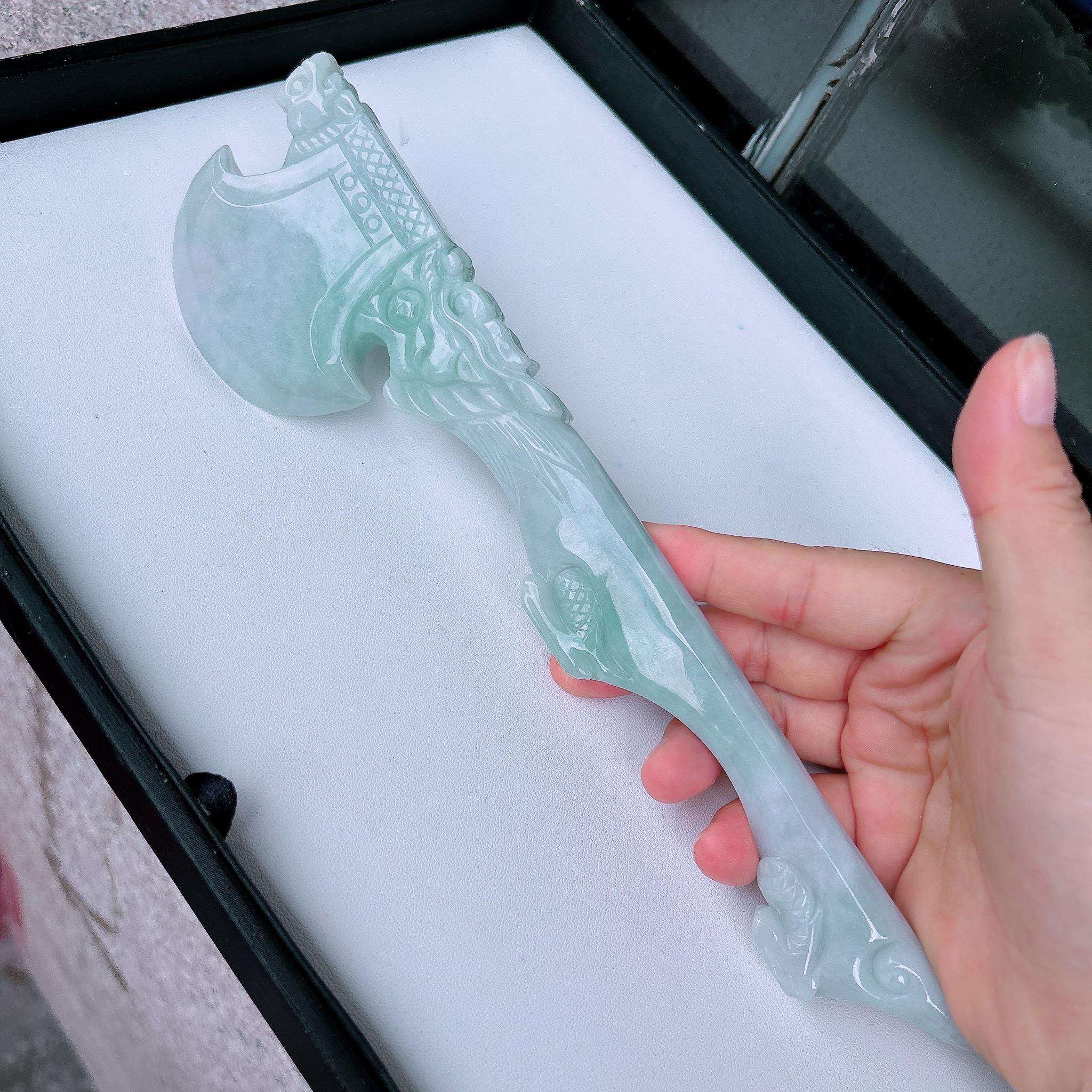 缅甸天然翡翠a货府上有龙摆件手玩件xqmj尺寸：25.5-6.5-3.5cm