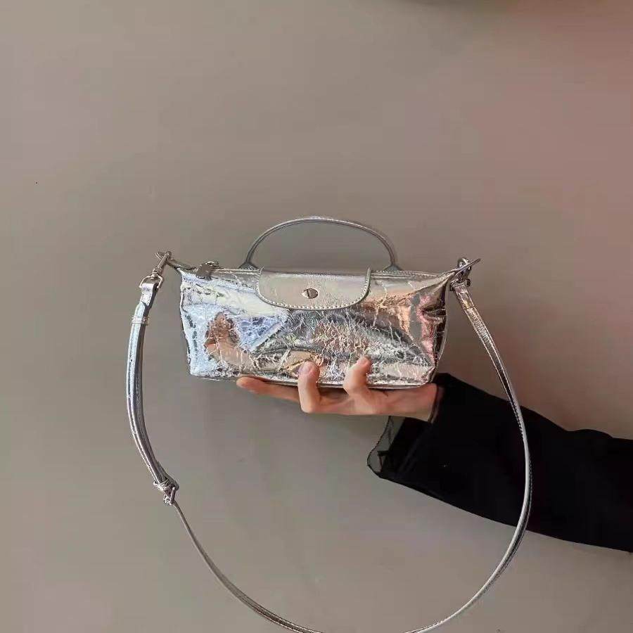 众饺子包女24新款时尚手机包百搭新夏天银色质感单肩斜挎包,箱包皮具/热销女包/男包,通用款女包,淘宝优惠券,粉丝福利购,淘宝优惠卷