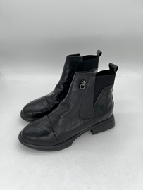 断码女鞋冬季牛皮短靴，加厚尖头拼接平跟欧美短筒低跟骑士靴黑