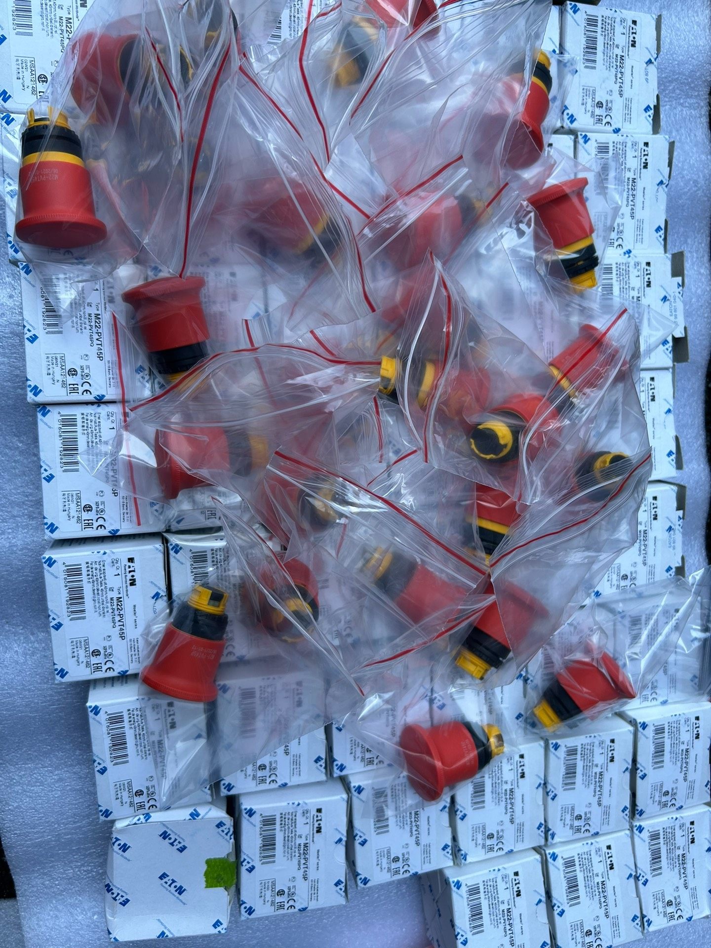 伊顿M22-PVT45P全新 100多个都是新的有盒子60没