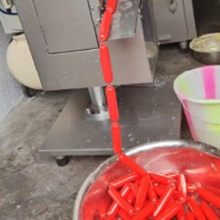 全套腊肠生产设备大型火腿肠灌肠机哈尔滨红肠粉肠生产线