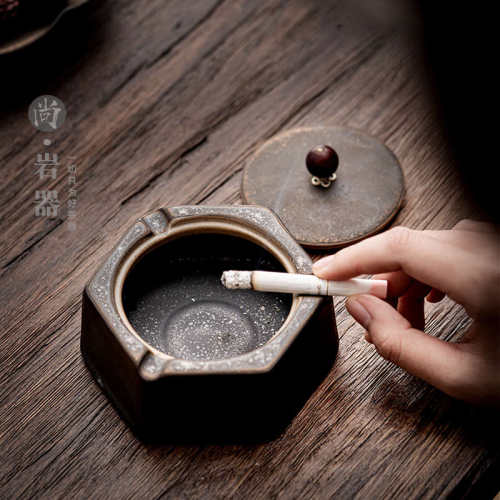 创意个性办公室陶瓷烟灰缸 简约家用酒店带盖防飞灰烟缸厂家直销