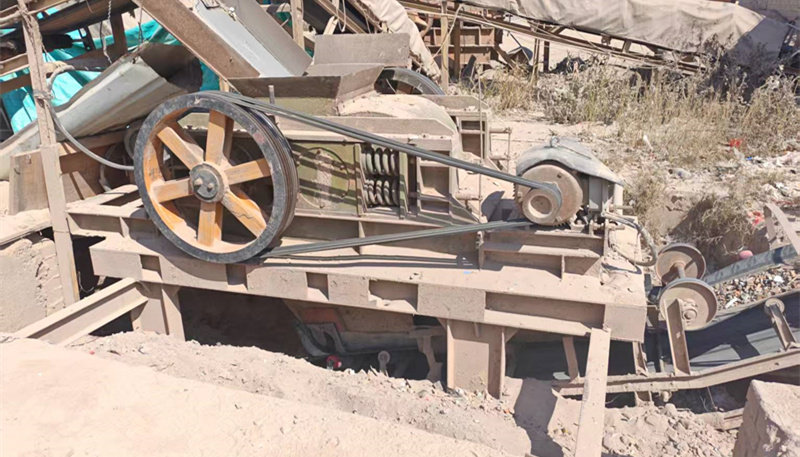 5月7日泉州颚式破碎机、震动给料机、对辊破碎机、滚筒筛、输送带等砂石设备一批网络拍卖公告