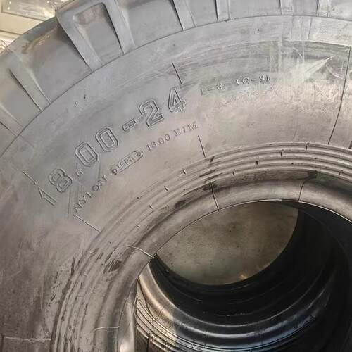 压路机轮胎 1800-24徐工人字花纹尼龙工程机械轮胎