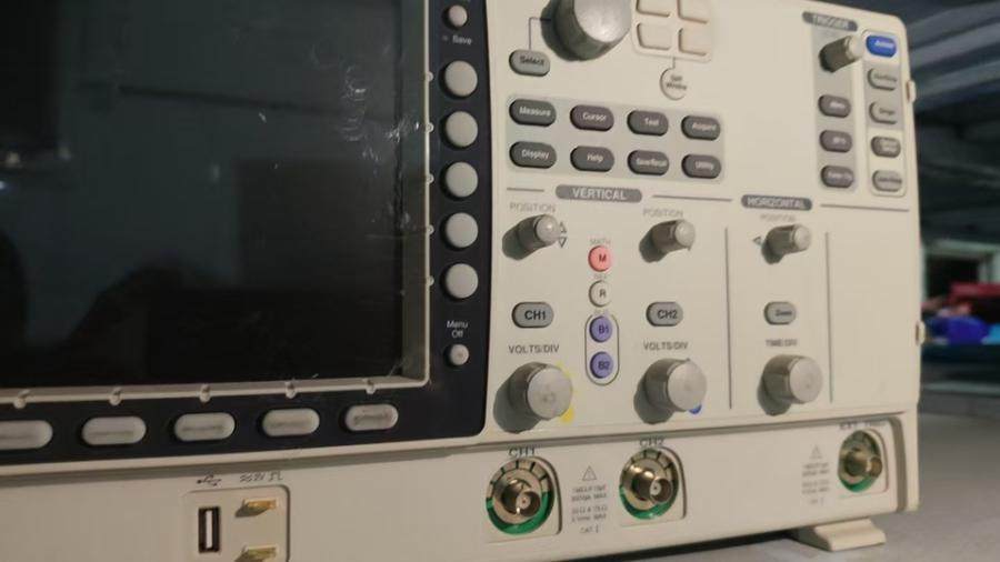 1月16日北京【京械9726】单位淘汰报废处置数字示波器一台网络拍卖公告