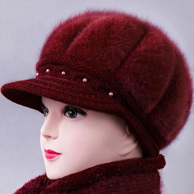 BIGWIG women's knitted hat soft comfortable and warm