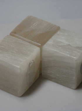 厂家供应方糖石膏灯天然石膏雕刻摆件 石膏工艺礼品 客厅房间小夜