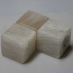 厂家供应方糖石膏灯天然石膏雕刻摆件 石膏工艺礼品 客厅房间小夜