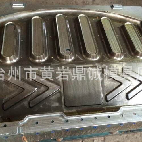 供应交通设施模具小型水马模具台州水马模具HDPE模具MOULD