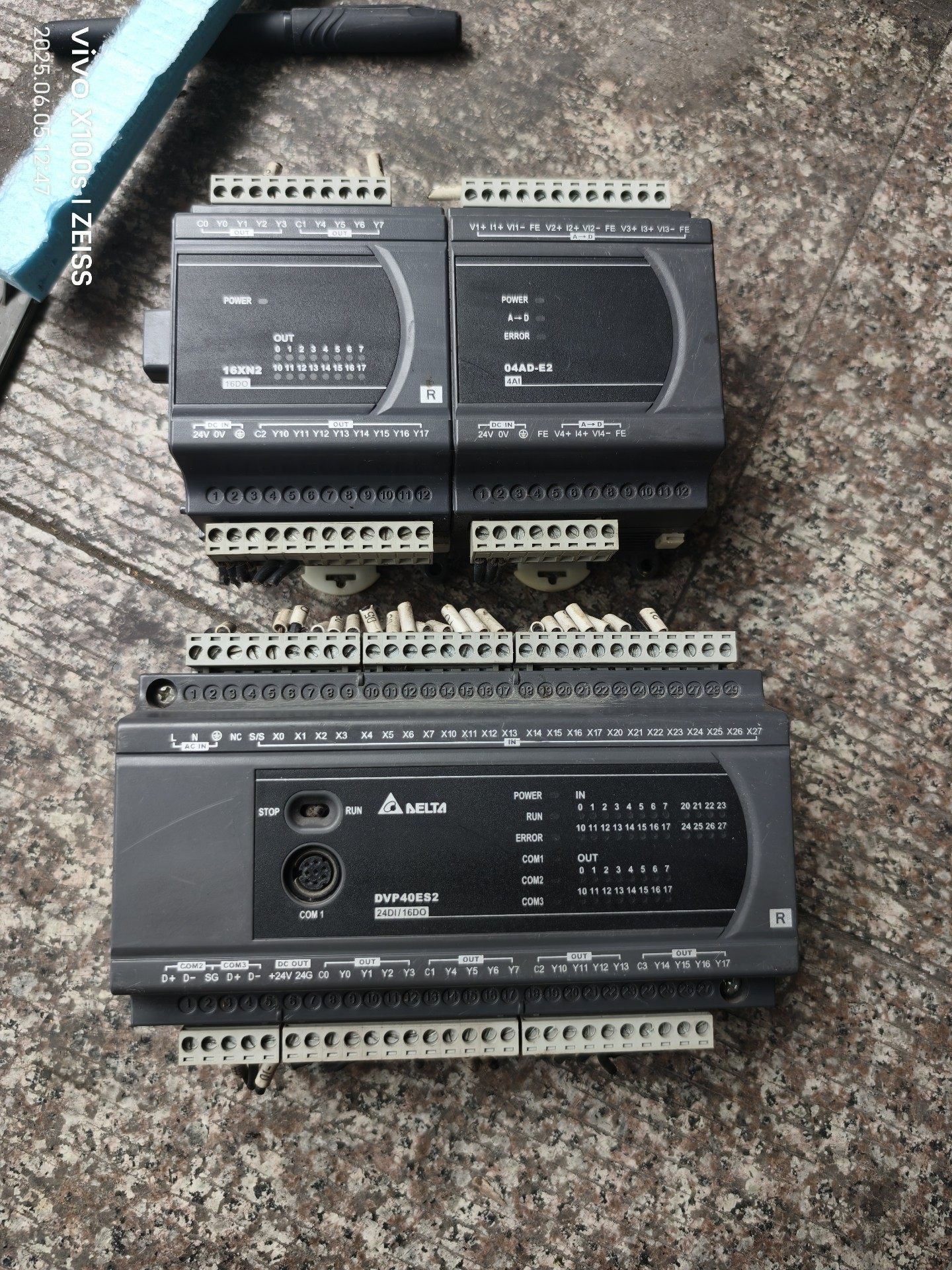 台达DVP40ES2、16XN2、04AD-E2