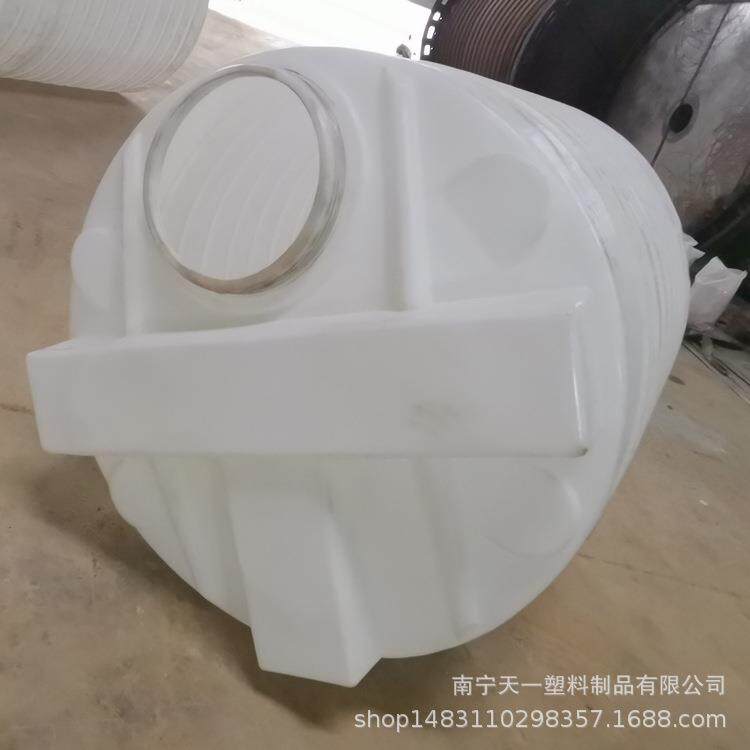 海南2吨加药箱,1吨塑料搅拌桶,吨搅拌罐,6000L加药箱配套厂家