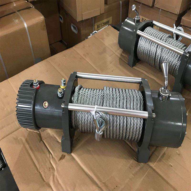 汽车脱困自救电动绞盘车载小吊机现货12000磅车载 电动绞盘吊机