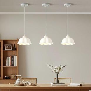 餐厅吊年灯奶油风2025新罩款 916网厅红饭灯简约现代陶瓷卧室小吊