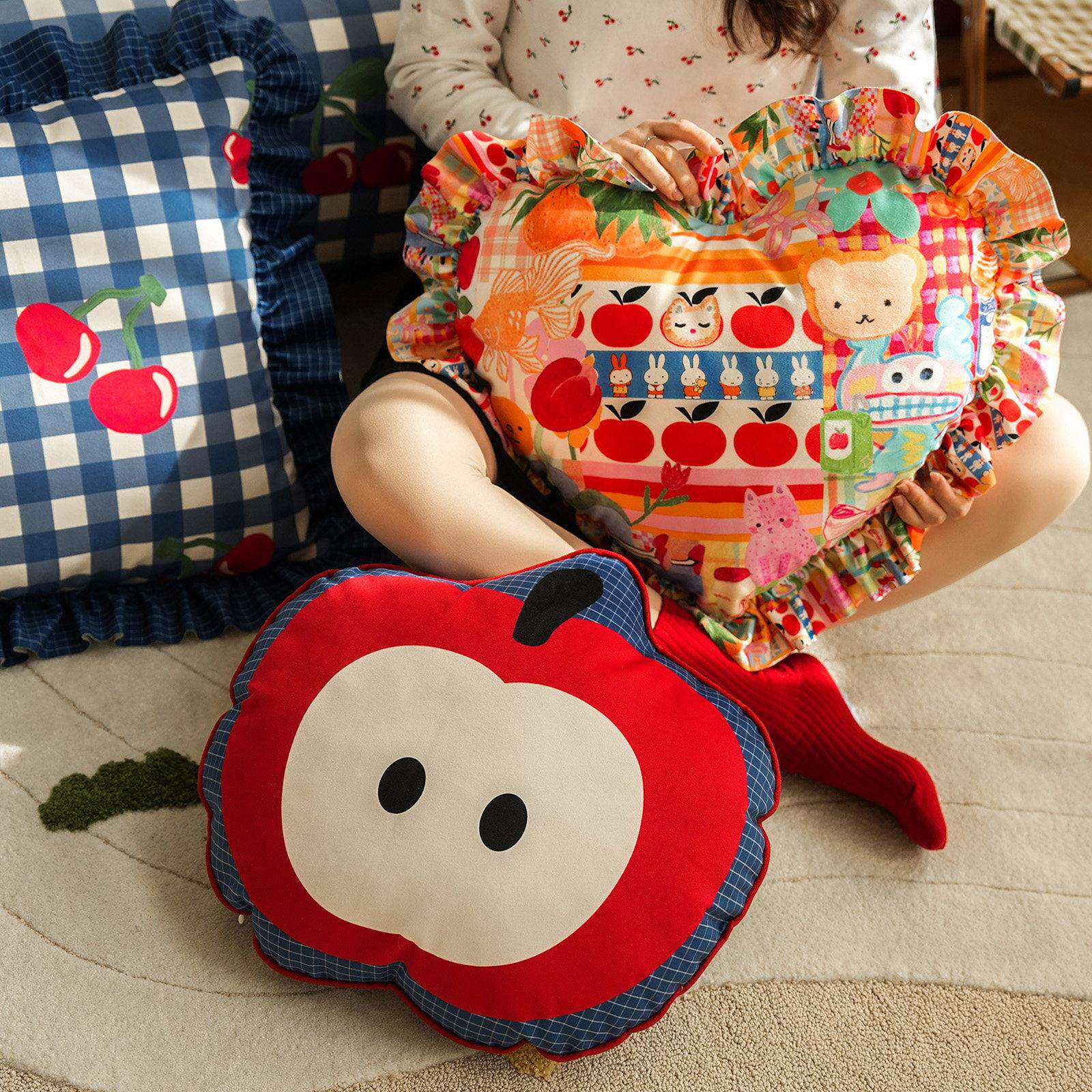 ins拼布抱枕可爱卡通毛绒客厅沙发卧室床上学生午睡靠枕腰枕枕套