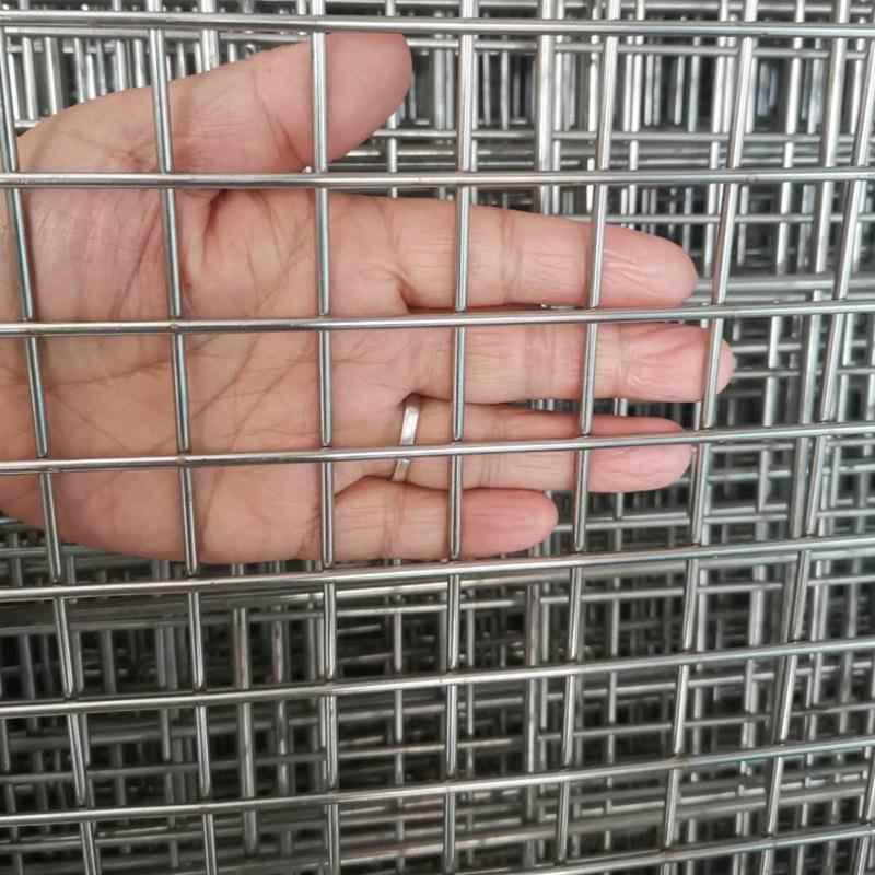 304不锈钢网1.5米2米2.1米宽焊接阳台防护网养殖爬藤电焊钢丝网片