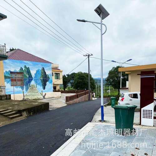 稻田旁道路太阳能路灯 山庄道路建设路灯 黑夜照明路灯厂家